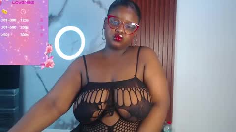 Snapshot of kim_brown2 chatting on 10, 5, 2026 Kim Follow me please online show from 10, 5, 2026