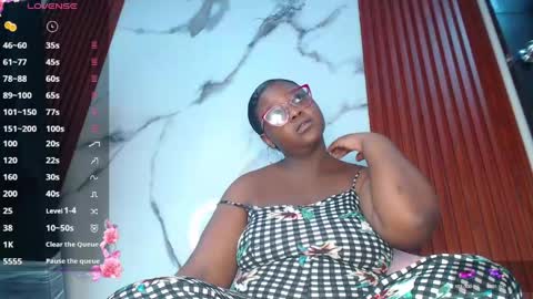 Snapshot of kim_brown2 chatting on 28, 5, 2026 Kim Follow me please online show from 28, 5, 2026