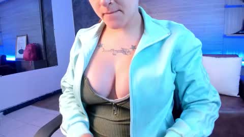 Kim online show from 8, 10, 2025