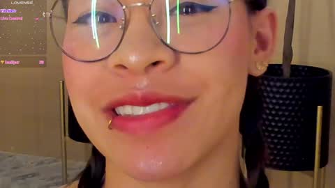 Snapshot of kim_hiltoon chatting on 18, 12, 2024 KIM online show from 18, 12, 2024