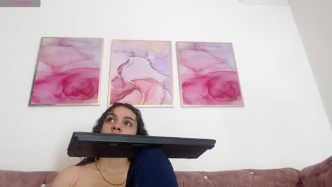 K I M online show from 30, 1, 2025