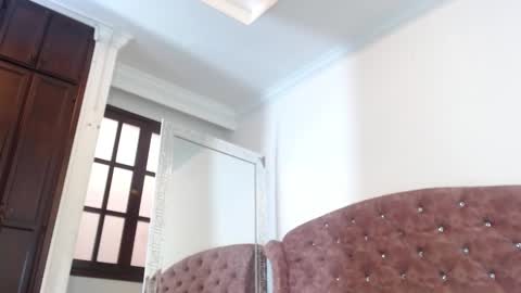 K I M online show from 10, 3, 2025