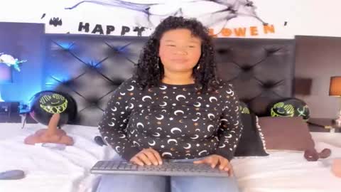 Snapshot of kim_marquez chatting on 31, 10, 2025 Kim Marquez online show from 31, 10, 2025