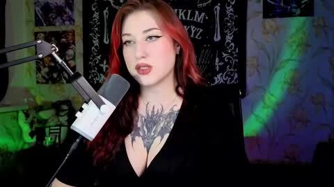 Hi Im Kimberly but u can call me Kim. Turn on ur sound i love to talk and moan online show from 4, 12, 2025