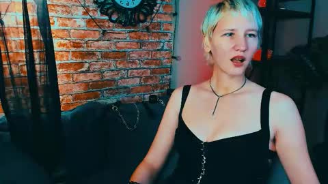 Snapshot of kim_waite chatting on 19, 10, 2025 Kim online show from 19, 10, 2025