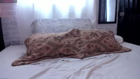 Snapshot of kimandyuk chatting on 25, 11, 2025 Kim Yuk online show from 25, 11, 2025