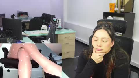 Snapshot of kimberly_clars chatting on 21, 2, 2025 Kimberly 1200-1900 GMT-5 online show from 21, 2, 2025
