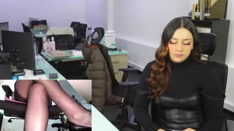 Snapshot of kimberly_clars chatting on 24, 2, 2025 Kimberly 1200-1900 GMT-5 online show from 24, 2, 2025