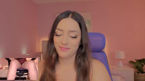 Snapshot of kimberly_clars chatting on 25, 9, 2025 Kimberly 1200-1900 GMT-5 online show from 25, 9, 2025