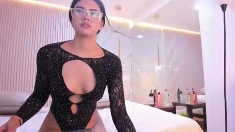 Snapshot of kimberly_montiel chatting on 8, 8, 2026 kimberly Montiel online show from 8, 8, 2026
