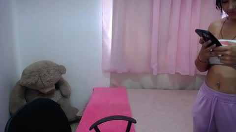 Snapshot of kimberly_slim chatting on 12, 2, 2025 Kim online show from 12, 2, 2025