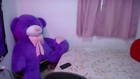 Snapshot of kimberly_slim chatting on 18, 9, 2025 Kim online show from 18, 9, 2025