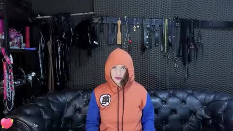 Snapshot of kimberly_swan_ chatting on 19, 10, 2025  KIMBERLY SWAN  online show from 19, 10, 2025