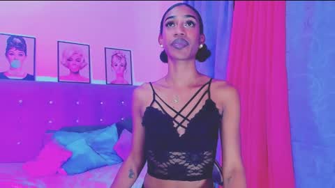 Your Queen KIM online show from 4, 1, 2025