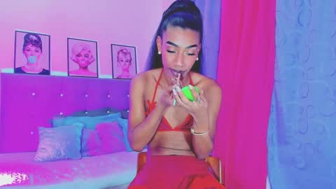 Your Queen KIM online show from 8, 1, 2025