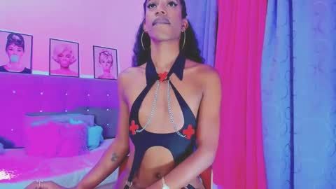 Your Queen KIM online show from 22, 1, 2025