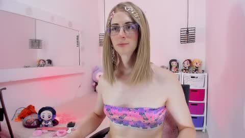 Snapshot of kimberly_thonson chatting on 12, 4, 2026 kimberly_thonson online show from 12, 4, 2026