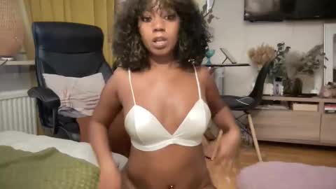 kimberlyee online show from 22, 3, 2026