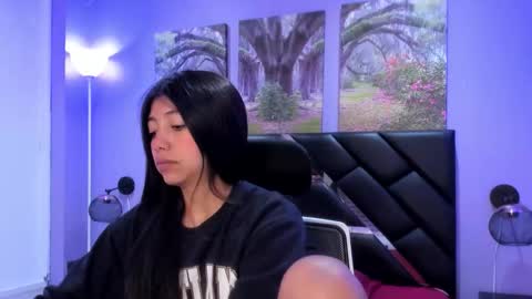 Kimberly Villalobos online show from 1, 12, 2025