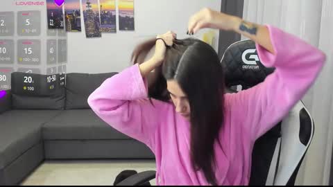 kimi_ivy online show from 31, 10, 2025