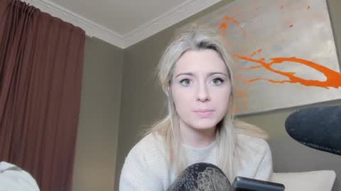 Snapshot of kimilee22 chatting on 29, 12, 2024 Wolfs Girl online show from 29, 12, 2024