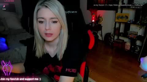 Snapshot of kimilee22 chatting on 11, 2, 2026 Wolfs Girl online show from 11, 2, 2026