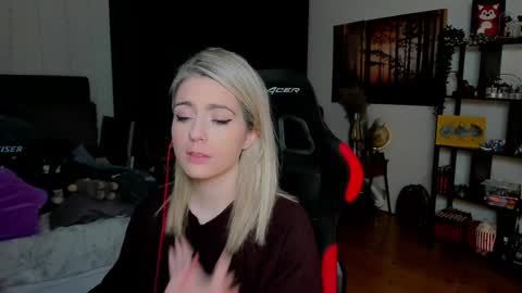 Snapshot of kimilee22 chatting on 20, 2, 2026 Wolfs Girl online show from 20, 2, 2026