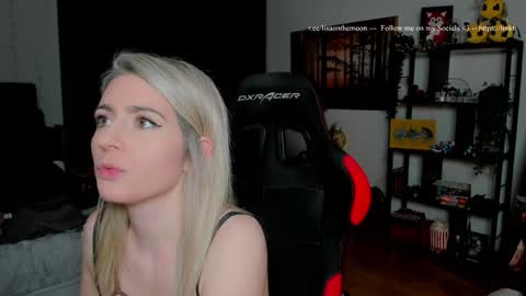 Snapshot of kimilee22 chatting on 25, 2, 2026 Wolfs Girl online show from 25, 2, 2026