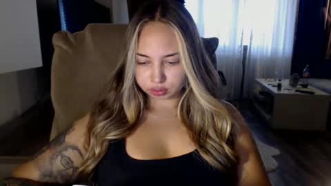 Kim Lee  online show from 14, 10, 2025