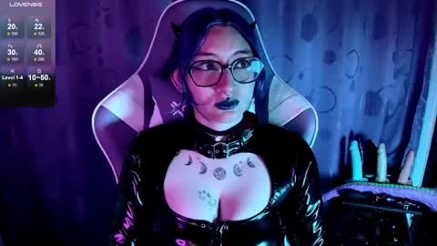   online show from 25, 9, 2025