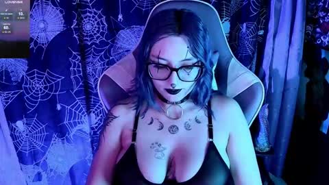   online show from 12, 10, 2025