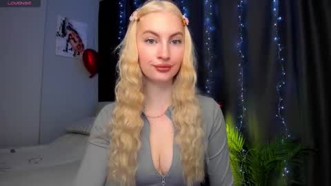 kimmy1_powell online show from 4, 11, 2025