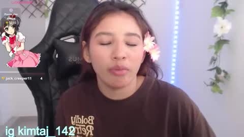 Snapshot of kimty_ chatting on 29, 4, 2026 kimty online show from 29, 4, 2026