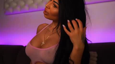 Andreea online show from 6, 4, 2026