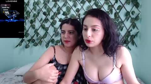 Snapshot of kimzu2830 chatting on 8, 3, 2025 Kim and Zuka online show from 8, 3, 2025