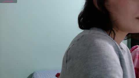 Snapshot of kimzu2830 chatting on 20, 10, 2025 Kim and Zuka online show from 20, 10, 2025