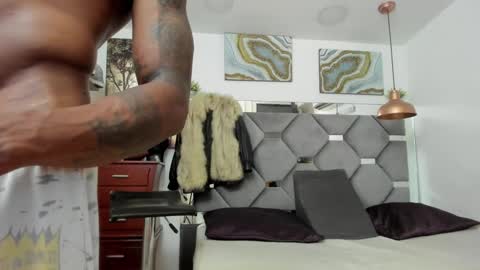 Snapshot of king_fitt_ chatting on 12, 2, 2025 HOT MEN BLACK online show from 12, 2, 2025