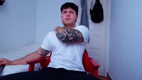 Snapshot of king_master_juan chatting on 23, 10, 2025 The Best Master online show from 23, 10, 2025