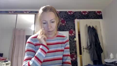 Snapshot of kingandprincess chatting on 18, 9, 2025 sexysexyhotwetpinkredpussy online show from 18, 9, 2025