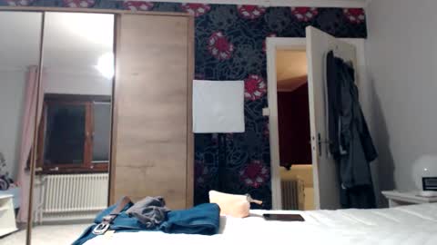 Snapshot of kingandprincess chatting on 2, 11, 2025 sexysexyhotwetpinkredpussy online show from 2, 11, 2025