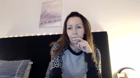 Snapshot of kingandprincess chatting on 12, 11, 2025 sexysexyhotwetpinkredpussy online show from 12, 11, 2025