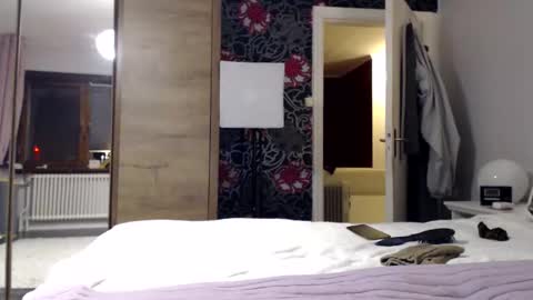 Snapshot of kingandprincess chatting on 18, 12, 2025 sexysexyhotwetpinkredpussy online show from 18, 12, 2025