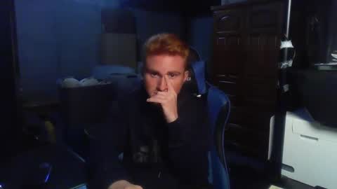 Snapshot of kingoffootfetish chatting on 19, 9, 2025 Master  King Tommy online show from 19, 9, 2025