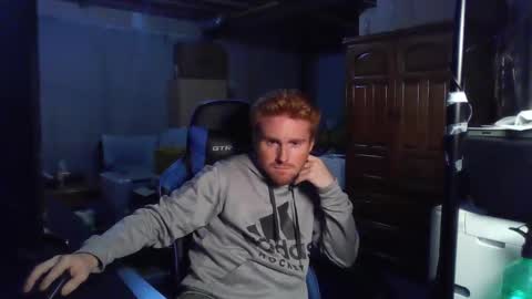 Snapshot of kingoffootfetish chatting on 20, 10, 2025 Master  King Tommy online show from 20, 10, 2025