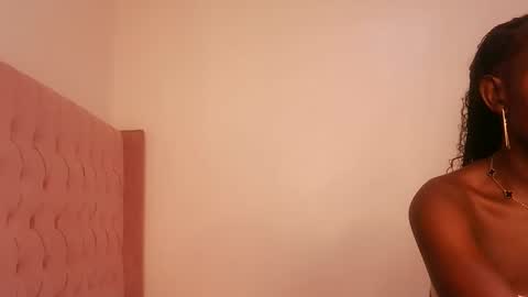 Lola online show from 4, 3, 2026