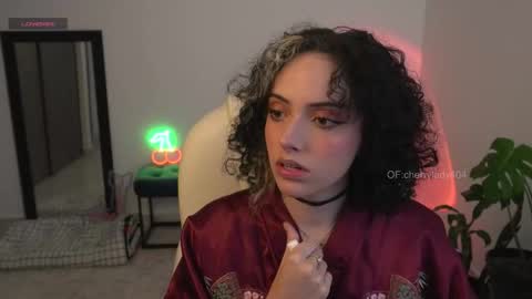 Snapshot of kinky_mj chatting on 10, 11, 2025 Mary your fav curly girl online show from 10, 11, 2025