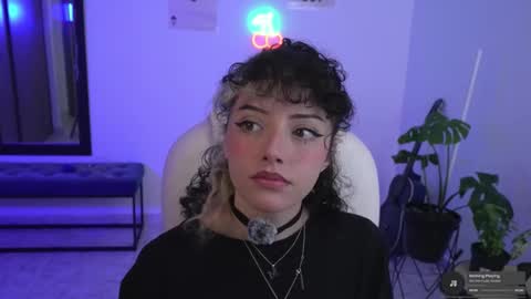 Snapshot of kinky_mj chatting on 19, 11, 2025 Mary your fav curly girl online show from 19, 11, 2025