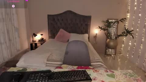 Snapshot of kinkyelise chatting on 14, 3, 2026 Jenny online show from 14, 3, 2026