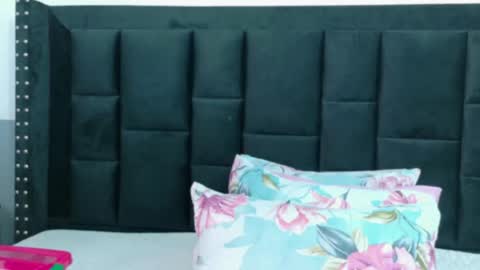 Snapshot of kinkyhousewifee_ chatting on 15, 3, 2026 MISS RYN online show from 15, 3, 2026