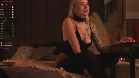 Snapshot of kinkylina_ chatting on 9, 12, 2024 kinkylina_ online show from 9, 12, 2024
